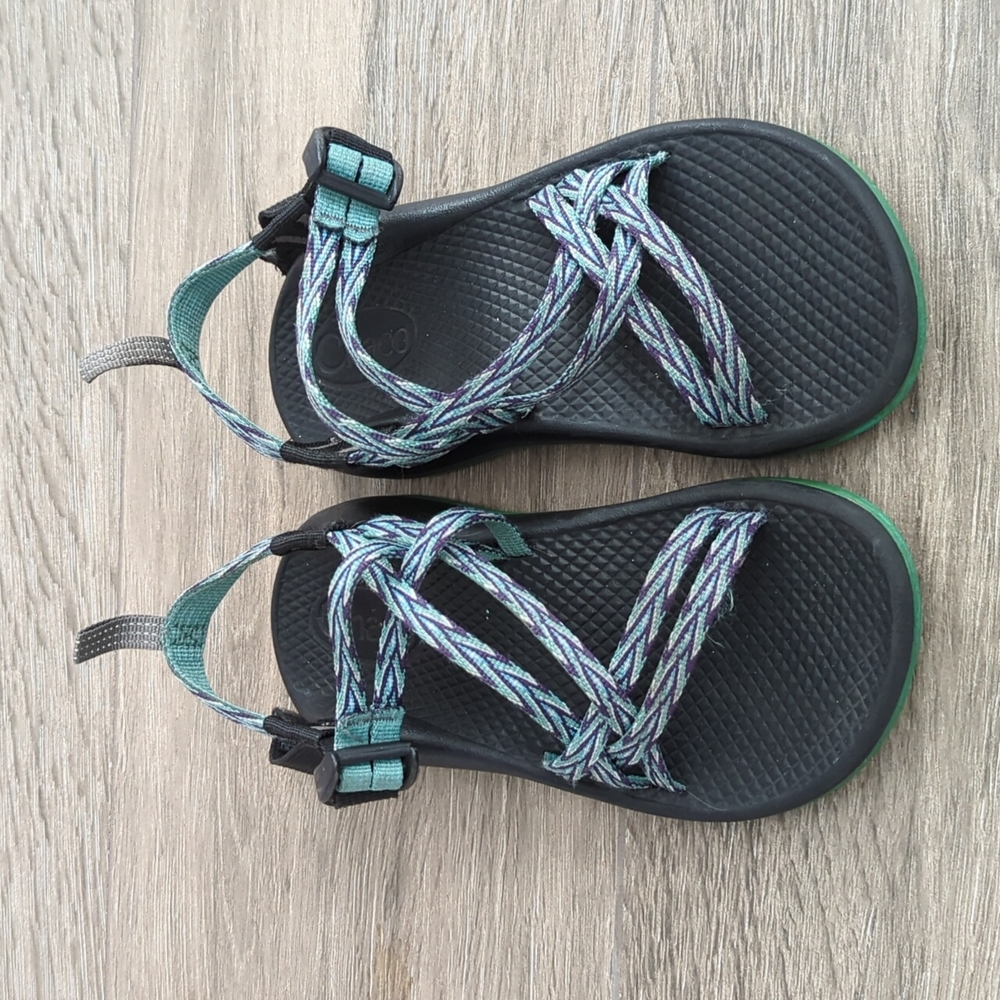 Kids Chaco sandals (ZX/1, big kids) size 2